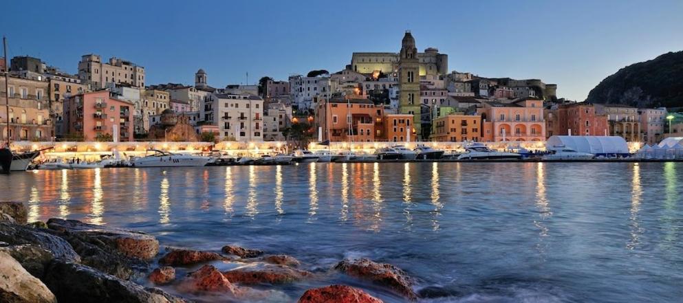 Oltre Il Mare Guest House Гаета Екстериор снимка