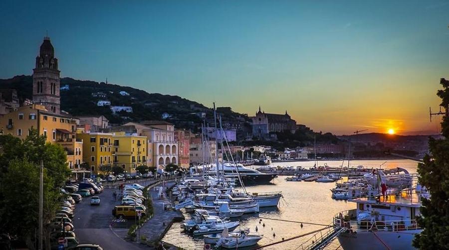 Oltre Il Mare Guest House Гаета Екстериор снимка